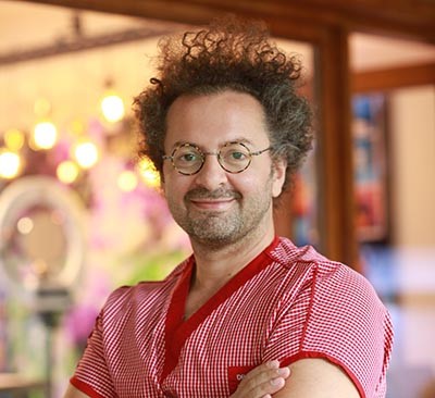 Op. Dr. Serdar Bora Bayraktaroğlu